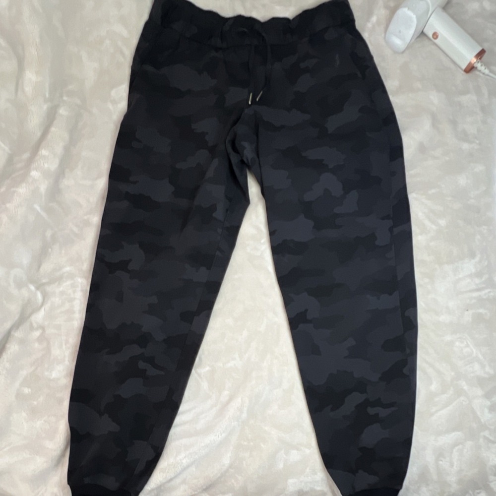 Lululemon Align HR Jogger  - Women's Size 4 - black camo
